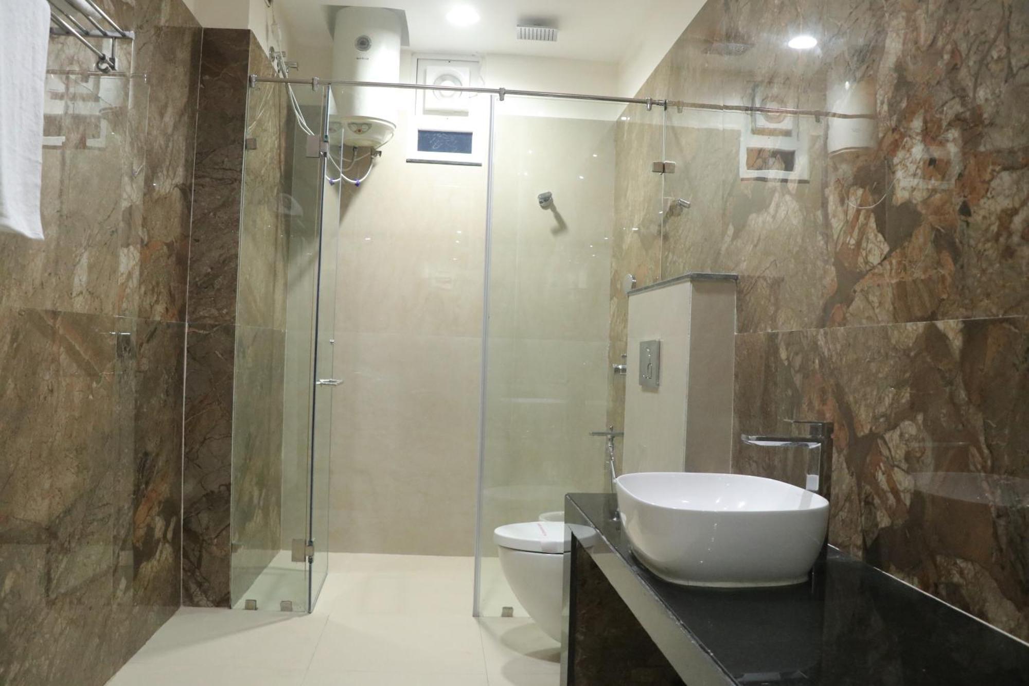 ホテル Pt Moolraj Residency ウーナ エクステリア 写真